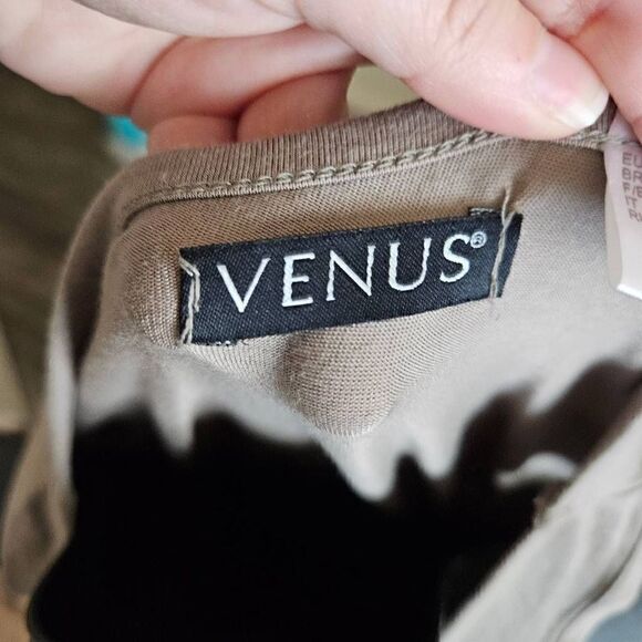 Venus Sleeveless Dress - Picture 7 of 8